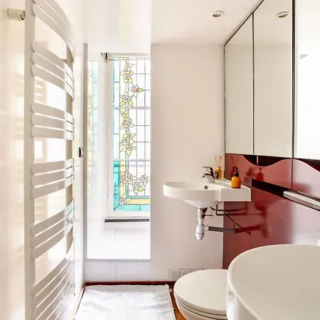 Chic Parisian Flat *