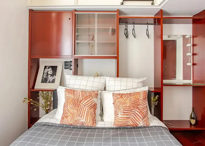 Chic Parisian Flat Apartman