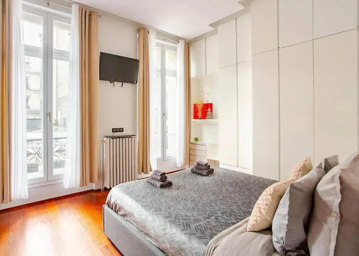 Chic Parisian Flat Apartman
