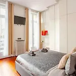 Chic Parisian Flat 아파트
