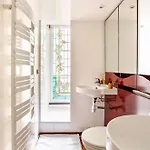 Chic Parisian Flat *