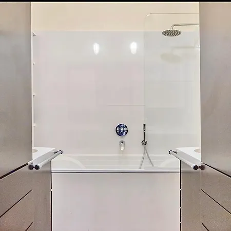 Chic Parisian Flat Appartamento