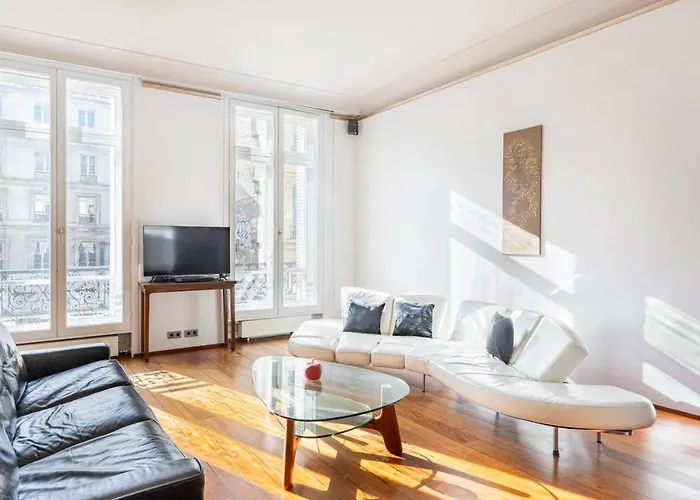 Chic Parisian Flat * פריז